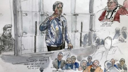 Procès de Monique Olivier : "Je veux que les cris d'Estelle appelant sa maman vous hantent dans votre cellule", la plaidoirie émue des avocats des parties civiles
          Aux assises des Hauts-de-Seine à Nanterre, le procès de Monique Olivier, jugée depuis trois semaines, entre dans sa dernière phase. L’épouse du tueur en série Michel Fourniret doit répondre de complicité dans les enlèvements et meurtres de Marie-Angèle Domèce, Joanna Parrish et Estelle Mouzin.