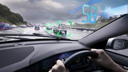 Automobile : bientôt des projections 3D sur les pare-brises montrant les dangers occultés
          Il y a du nouveau en matière de sécurité automobile. La prochaine génération "d’affichage tête-haute" va nous donner des superpouvoirs. On pourra voir à travers les objets qui cachent un danger.