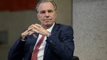 Marseille : Renaud Muselier qualifie de "féminicide politique" la démission de l'ancienne maire Michèle Rubirola et suscite la polémique
          Invité sur BFM Marseille jeudi, le président Renaissance de la région Provence-Alpes-Côte d'Azur estime que le socialiste Benoît Payan a réalisé un "féminicide politique" en succédant à l'ancienne maire de Marseille démissionnaire, Michèle Rubirola.