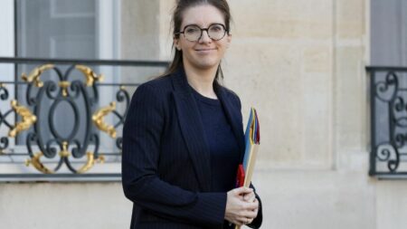 Travaux d’intérêt général pour parents défaillants: Réactions politiques et professionnelles à la proposition d’Aurore Bergé Travaux d'intérêt général pour les parents "défaillants" : comment la proposition d'Aurore Bergé est jugée par les politiques et les professionnels
La ministre des Solidarités et des Familles a annoncé cette mesure, dimanche, sans en définir les contours précis.