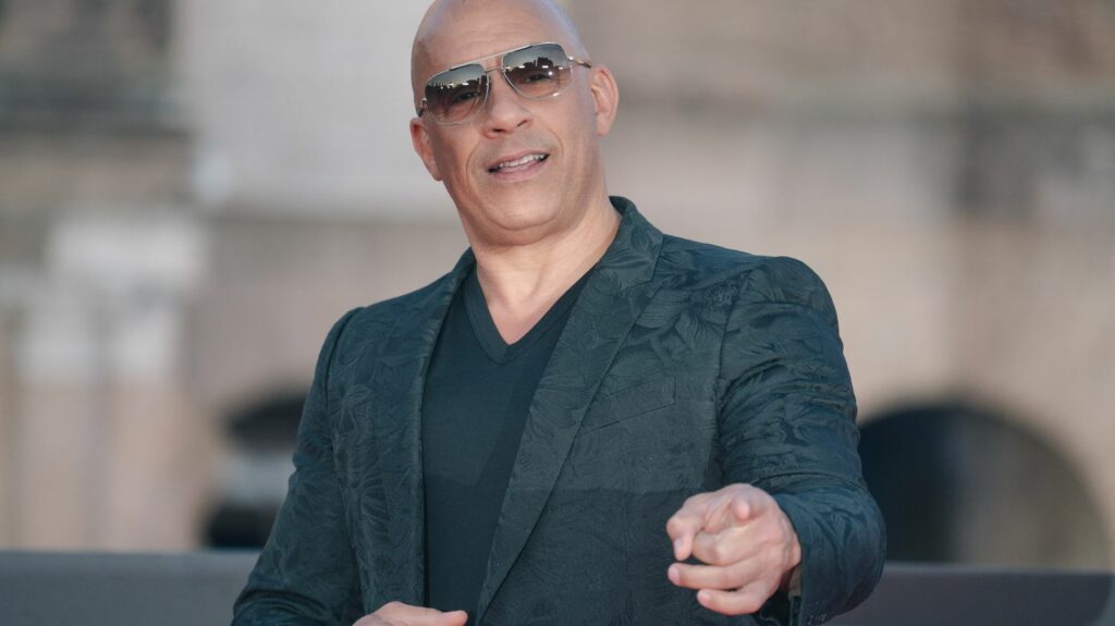 Etats-Unis : l'acteur Vin Diesel visé par une plainte pour agression sexuelle
          Une ancienne assistante de l'acteur l'accuse de l'avoir agressée sexuellement durant le tournage du cinquième épisode de la saga "Fast and Furious" en 2010.