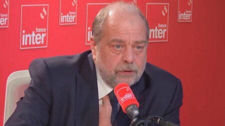 « Voie de passage » pour le projet de loi immigration assurée par Éric Dupond-Moretti; vote imminent. Projet de loi immigration : "On va trouver une voie de passage" pour qu'il soit adopté, assure Éric Dupond-Moretti
La commission mixte paritaire se réunira lundi. En cas d'accord, le parlement sera appelé à voter dès le lendemain.