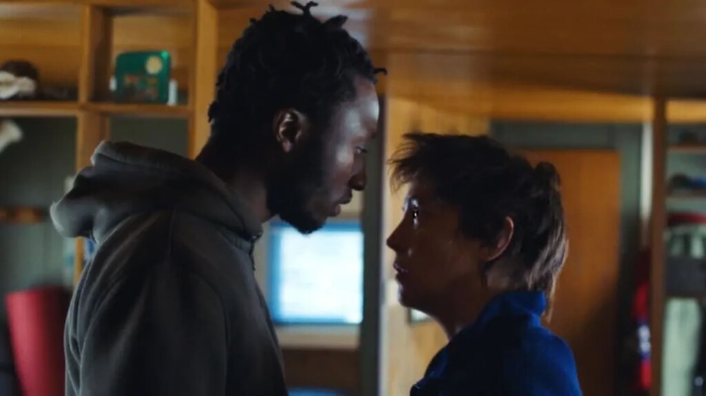 "La Tête froide" : le premier long métrage de fiction de Stéphane Marchetti explore une irrépressible envie d'aider sur fond d'immigration irrégulière
          Une femme impulsive confrontée à un jeune migrant désespéré : c'est le duo formé par Stéphane Marchetti pour décrire la psychologie d'un individu, qui prend tous les risques, pour accomplir in fine un geste de solidarité.