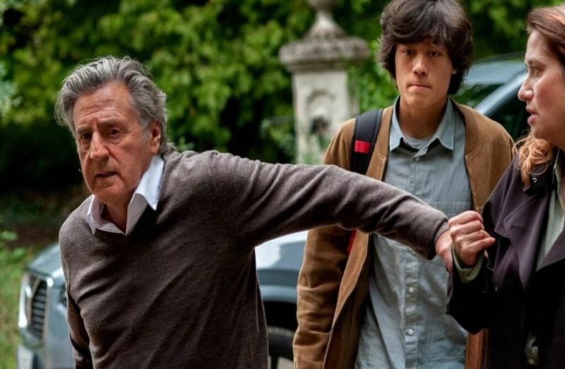 "Un silence" : Emmanuelle Devos et Daniel Auteuil dans un film qui fait du bruit
          Mieux vaut en savoir le moins sur le bouleversement mettant en péril la famille d'"Un silence", pour apprécier au mieux le nouveau film de Joachim Lafosse.
