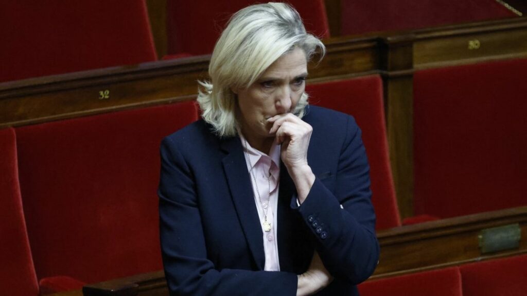 De nouveau accusé de liens avec la Russie, le RN dénonce "une cabale"
          Moscou se serait rapproché du parti d'extrême droite pour tenter d'affaiblir le soutien de la France à l'Ukraine, d'après une enquête du "Washington Post".