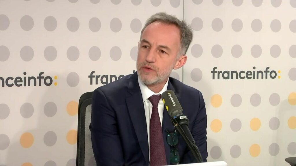 Rachida Dati, ministre de la Culture : "Une faute morale indélébile", réagit Emmanuel Grégoire, premier adjoint à la maire de Paris
          "C'est une femme qui a une relation à l'éthique douteuse", affirme Emmanuel Grégoire. Selon lui, sa nomination est un "pied de nez" aux magistrats.