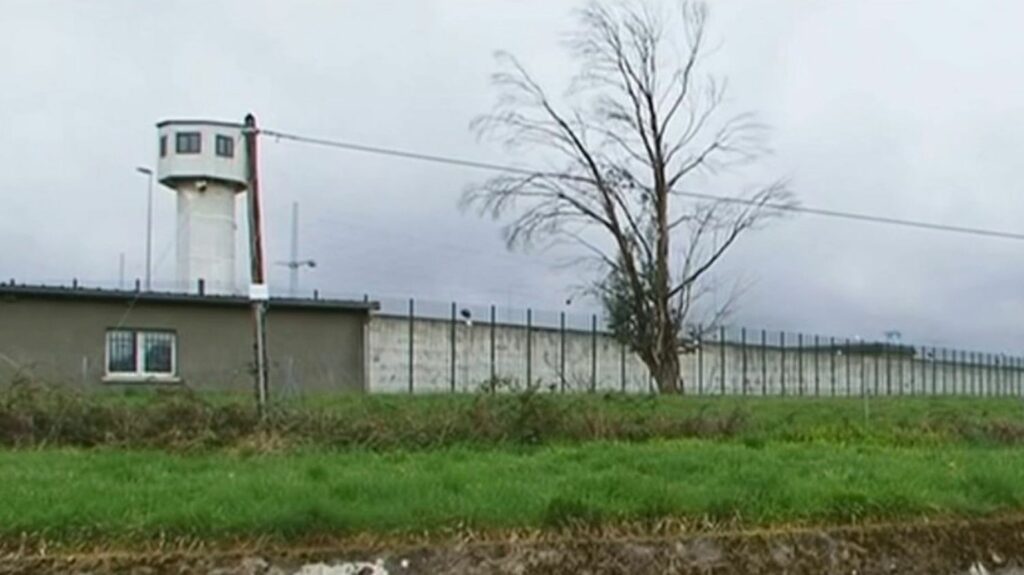 Affaire Jubillar : l'enquête relancée par un échange téléphonique entre un détenu et sa mère ?
          Une discussion d'un détenu avec sa mère à propos de l'affaire Jubillar, le 22 novembre dernier à la prison de Lannemezan (Hautes-Pyrénées), intéresse les enquêteurs. Le parquet général va demander la réouverture de l'instruction.