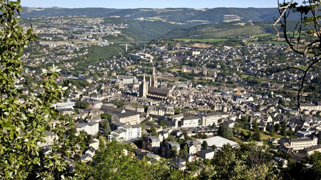 Politique de la ville : 111 nouveaux quartiers classés "prioritaires" en 2024
          C'est la première fois depuis la création du dispositif dans la foulée de la loi Lamy, en 2014, que cette liste est mise à jour.