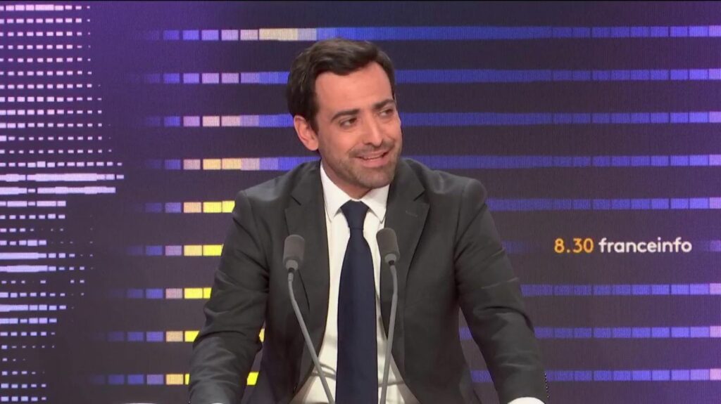 Remaniement : Stéphane Séjourné au Quai d'Orsay, mais la politique étrangère de la France reste à l'Elysée
          L'eurodéputé va devoir s'imposer face à Emmanuel Macron s'il veut exister sur les sujets internationaux. Car depuis 2017, toutes les décisions diplomatiques sont prises dans le bureau présidentiel.