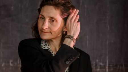 Polémique sur les propos d'Amélie Oudéa-Castéra : la ministre a échangé avec l'ancienne institutrice de son fils et se rendra demain matin à l'école publique Littré 
    (nouvelle fenêtre)
  
          Le fils de la ministre de l'Education nationale a été scolarisé pendant un temps dans cette école publique du 6e arrondissement de Paris, avant d'être inscrit dans le privé.