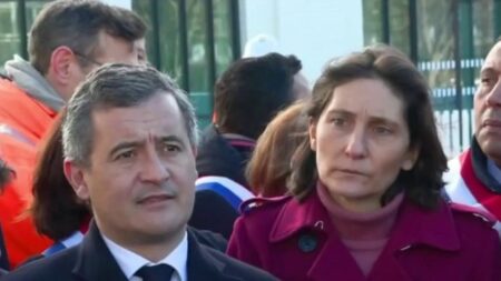 Polémique sur les propos d'Amélie Oudéa-Castéra : la ministre tente d'éteindre la crise
          Lors d'un déplacement lundi 15 janvier, la ministre de l'Éducation a dit vouloir "clore le chapitre" après ses propos sur l'école publique.