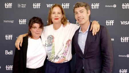 "Anatomie d'une chute" deux fois primé aux Golden Globes : "Tout ça est assez dingo", réagissent les producteurs du film
          Déjà Palme d'Or à Cannes, le film de Justine Triet s'est imposé en Californie dans les catégories meilleur film en langue étrangère et meilleur scénario.