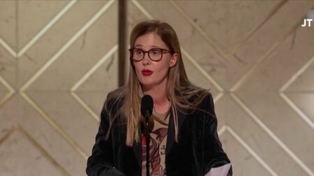 Cinéma : deux Golden Globes pour le film français "Anatomie d’une chute"
          Le film "Anatomie d’une chute" de la réalisatrice Justine Triet a remporté deux Golden Globes. Une autre consécration après sa Palme d’or.
