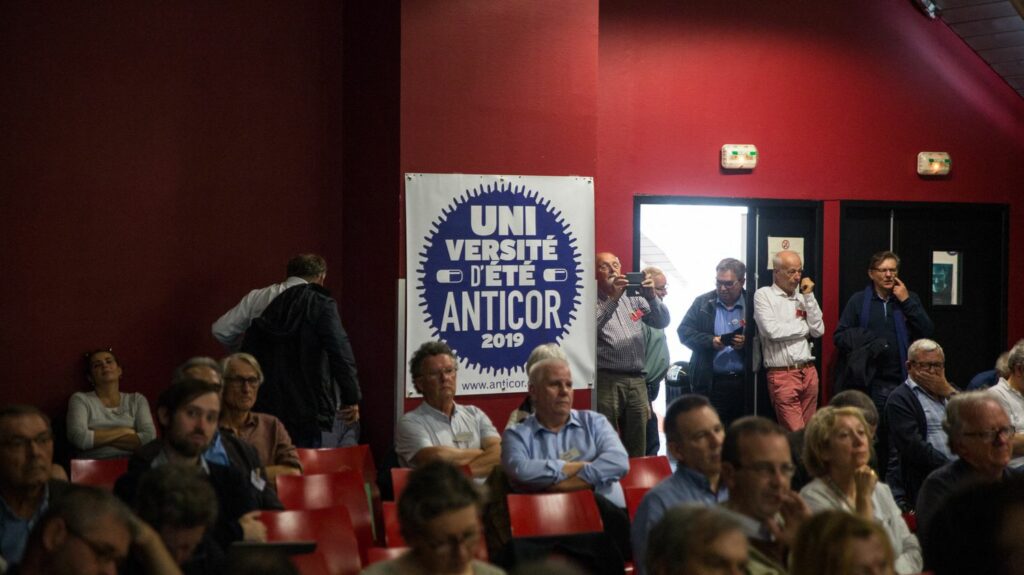 L'association Anticor a déposé un recours devant la justice pour contester le retrait de son agrément
          L'association de lutte contre la corruption dénonce un "excès de pouvoir". Elle avait perdu son agrément le 26 décembre dernier, sur décision du gouvernement.