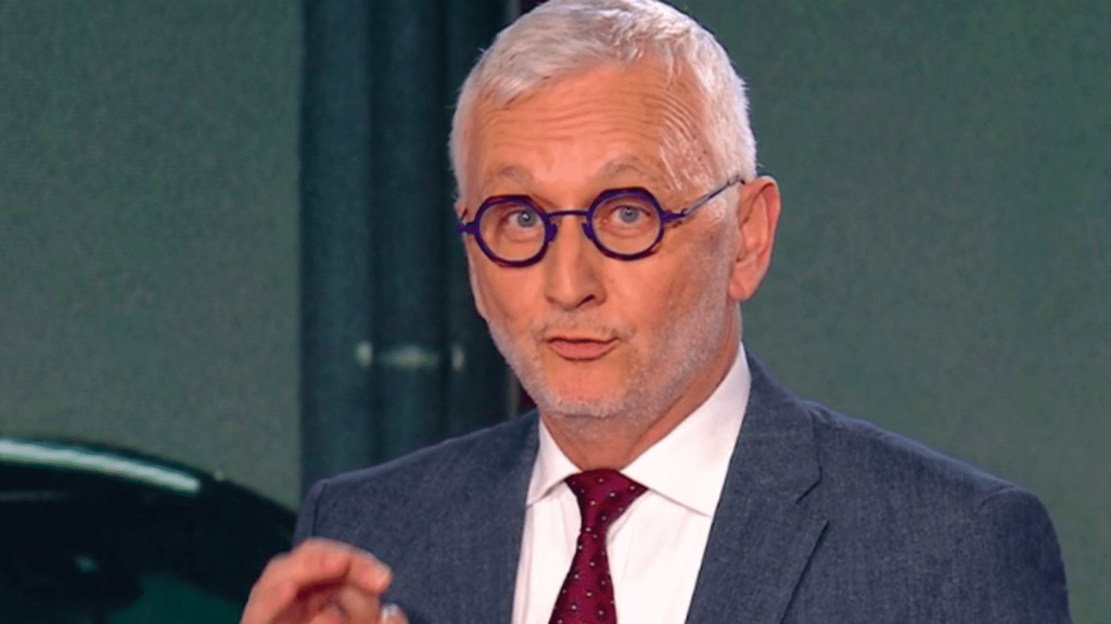 Automobile : les chiffres de l’électrique en France
          Les diesels, et les voitures thermiques en général, devront se faire de plus en plus rares au fil des ans, avant d’être interdits à la vente en 2035. En attendant, les automobilistes commencent sérieusement à se tourner vers l'électrique.