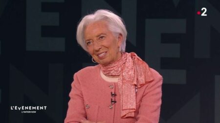 Gouvernement Attal : Christine Lagarde laisse entendre que le ministère des Affaires étrangères lui a été proposé
          "Je ne vais pas lâcher la barre" de la Banque centrale européenne, a justifié sa présidente Christine Lagarde dans "L'Evénement" sur France 2.
