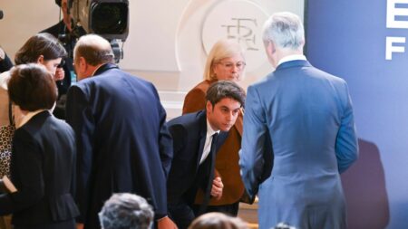 Gouvernement de Gabriel Attal : les noms des ministres délégués et secrétaires d'Etat seront dévoilés après le discours de politique générale
          La composition définitive du nouveau gouvernement ne sera pas connue avant le 30 janvier, a appris France Télévisions auprès de l'exécutif.