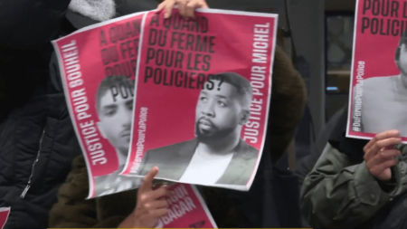 Affaire Théo : 3 à 12 mois de sursis pour les policiers ayant blessé le jeune homme
          Les trois policiers ayant blessé Théo ont été reconnus coupables et condamnés à des peines allant de 3 à 12 mois de sursis, vendredi 19 janvier. Si l'avocat de la victime s'en félicite, les associations dénoncent des peines trop clémentes.