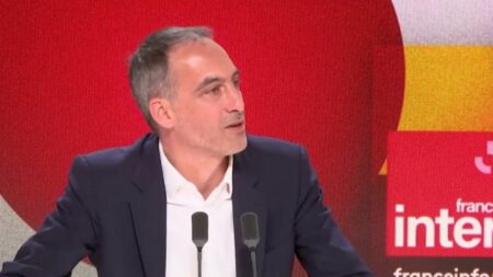Élections européennes 2024 : à six mois du scrutin, les manœuvres politiques se multiplient
          Raphaël Glucksmann, député européen et probable tête de liste des socialistes aux Européennes de juin 2024, refuse de voir cette élection résumée à un duel entre la majorité présidentielle et le Rassemblement national. Mais la gauche demeure fragmentée.