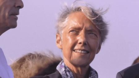 Remaniement : vingt mois dans "l’enfer de Matignon" pour Elisabeth Borne
          Elisabeth Borne n’est plus Première ministre depuis lundi. Elle aura passé vingt mois à Matignon et aura traversé plusieurs tempêtes. Retour sur son bilan.