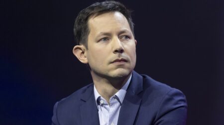 Européennes : avec François-Xavier Bellamy, la droite joue à quitte ou double
          Les Républicains ont officialisé mardi leur tête de liste : ce sera François-Xavier Bellamy, eurodéputé sortant qui avait déjà mené la liste du parti il y a cinq ans.