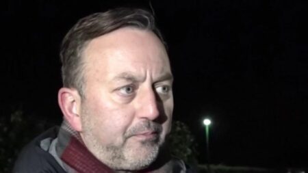 Gabriel Attal dans le Pas-de-Calais : "C’est ce que la population attendait", réagit le maire de Saint-Omer, François Decoster
          Après la visite du nouveau Premier ministre dans le Pas-de-Calais, mardi 9 janvier, le maire de la ville sinistrée de Saint-Omer explique être "très heureux" du premier déplacement de Gabriel Attal.