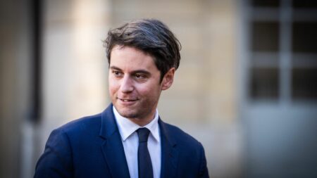 Le Premier ministre Gabriel Attal doit échanger avec 150 Français dans le département du Rhône samedi
          Le nouveau chef du gouvernement souhaite "nourrir" avec ces échanges sa déclaration de politique générale, attendue le 30 janvier.