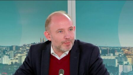 Gabriel Attal nommé Premier ministre : "Ça installe un face-à-face" avec Jordan Bardella, indique un spécialiste en communication politique
          Alexis Lévrier, invité du 12/13 info, lundi 15 janvier, revient sur la nomination de Gabriel Attal comme Premier ministre, qui, selon lui, "convient très bien" à Jordan Bardella.