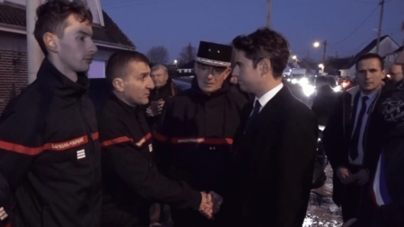 Gabriel Attal nommé Premier ministre : une journée particulière pour le nouveau locataire de Matignon
          Il est jeune mais il a déjà une grande expérience politique, il vient de la gauche mais il plaît aussi à la droite, Gabriel Attal a été nommé Premier ministre Par Emmanuel Macron, mardi 9 janvier. Revivez sa première journée dans son nouveau costume.