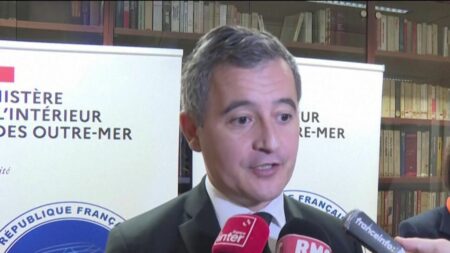 Politique : Gérald Darmanin reste au ministère de l'Intérieur
          L'actuel ministre de l'Intérieur, Gérald Darmanin, estime que son travail n'est pas terminé, à 200 jours des Jeux olympiques de Paris 2024.