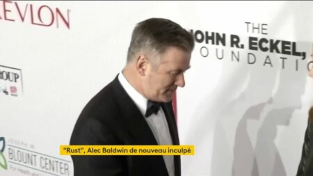 L’acteur Alec Baldwin inculpé pour homicide involontaire
          Nouveau rebondissement dans l’enquête sur le tir mortel survenu sur le tournage du film “Rust”. Alors que les poursuites avaient été abandonnées contre l’acteur Alec Baldwin, il a été de nouveau été inculpé vendredi 19 janvier pour homicide involontaire.