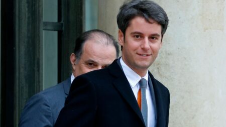 Jeunesse et politique : "On a la démocratie représentative, le président et ses ministres, et la démocratie de l'instant, avec un cheval léger, c'est le couple qui fonctionne", selon Jean Viard
          Jeunesse et engagement en politique, quel impact, quelle efficacité ? L'éclairage du sociologue Jean Viard.