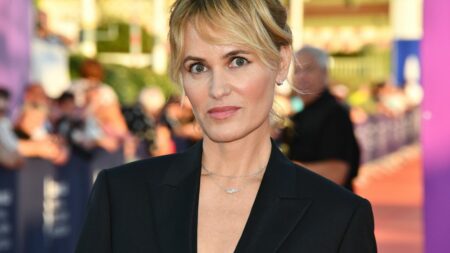 Judith Godrèche dénonce "l'emprise" du réalisateur Benoît Jacquot lorsqu'elle était adolescente
          Pour la première fois, l'actrice, également scénariste et réalisatrice, nomme explicitement le cinéaste, avec lequel elle a eu une relation lorsqu'elle était encore mineure.