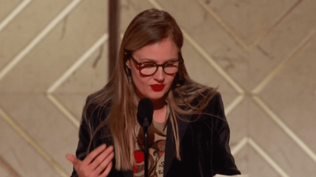 Cinéma : Justine Triet remporte deux Golden Globes avec "Anatomie d’une chute"
          Le film "Anatomie d’une chute", de Justine Triet, a reçu le prix du meilleur film en langue étrangère, et celui du meilleur scénario, dimanche 7 janvier aux Golden Globes.