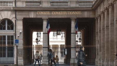 Loi immigration : indignation politique après la censure du Conseil constitutionnel Loi immigration : une partie de la classe politique indignée par la décision du Conseil constitutionnel
24 heures après la décision du Conseil constitutionnel, qui a largement censuré la loi immigration avec 35 articles rejetés totalement ou partiellement, Emmanuel Macron entend vite promulguer ce qu’il reste du texte. Mais comment les Français perçoivent et analysent cette décision ?