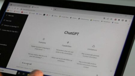 Intelligence artificielle : une menace pour de nombreux métiers ?
          Des professionnels dans le monde du journalisme, de l'édition, du cinéma ou encore de la musique s'inquiètent des dérives de l'utilisation de l'intelligence artificielle. Le New York Times a même porté plainte contre Microsoft et le créateur de ChatGPT.
