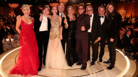 Après son triomphe aux Golden Globes, "Oppenheimer" arrive en tête des nominations aux SAG Awards, une cérémonie diffusée sur Netflix
          La cérémonie des Screen Actors Guild Awards qui se tiendra à Los Angeles le 24 février 2024 sera, pour la première fois, diffusée en simultané sur Netflix.
