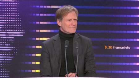 Pascal Brice, Président de la Fédération des acteurs de la solidarité, critique l’extrême droite et son manque de solidarité "L'extrême droite est antinomique de la solidarité", fustige Pascal Brice, président de la Fédération des acteurs de la solidarité
Dans ses vœux 2024, Marine Le Pen s'engage à améliorer "la vie quotidienne des Français". "On peut jouer toutes les banalisations que l'on veut", "il y a des hommes et des femmes qui ne sont pas égaux aux autres" pour le RN, juge la Fédération des acteurs de la solidarité.