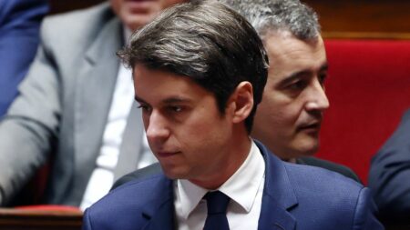 Édito



  

  
  

      

  

  
    Déclaration de politique générale : Gabriel Attal fait-il de l'autorité sa marque de fabrique ?
          Lors de son discours de politique générale mardi, Gabriel Attal  a dit vouloir "débureaucratiser", "déverrouiller" l'économie et "désmicardiser" la France. Mais tout au long de son intervention, le Premier ministre a surtout mis en avant le thème de l’autorité.