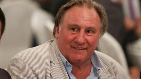 Affaire Gérard Depardieu : maintien, précisions, excuses… Comment les signataires de la tribune de soutien à l'acteur se positionnent-ils vraiment ?
          Une cinquantaine d'artistes ont signé, le jour de Noël, une tribune pour soutenir l'acteur accusé de violences sexistes et sexuelles. Après la publication de plusieurs contre-tribunes, certains signataires du texte initial rétropédalent.