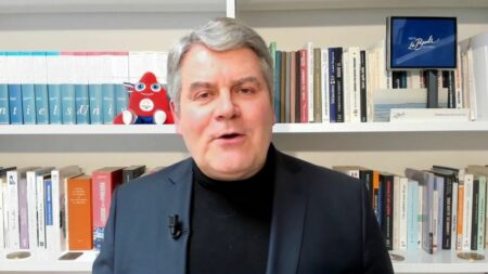Remaniement : "Rachida Dati rajoute du professionnalisme", réagit Franck Louvrier, maire LR de La Baule-Escoublac
          Pour son remaniement, le nouveau Premier ministre Gabriel Attal a placé Rachida Dati à la tête du ministère de la Culture. Invité du 19/20 info, jeudi 11 janvier, Franck Louvrier, maire LR de La Baule-Escoublac, réagit à sa nomination.