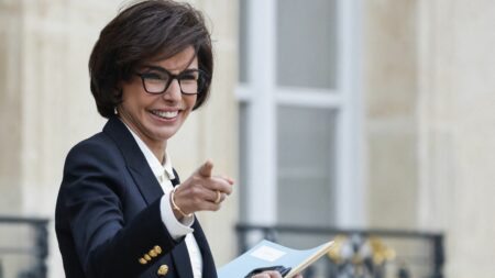 Rachida Dati dénonce du ‘mépris de classe’ suite à sa nomination, nie accord avec Macron Rachida Dati dénonce du "mépris de classe" dans les réactions à sa nomination
Dans une interview accordée samedi au "Parisien", la ministre de la Culture a également démenti tout accord électoral avec Emmanuel Macron en vue des élections municipales à Paris.
