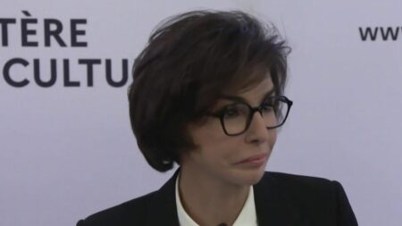 Remaniement : Rachida Dati, le retour d'une personnalité tonitruante
          Rachida Dati est connue pour son franc-parler. Sa nomination surprise au ministère de la Culture fait réagir, vendredi 12 janvier.