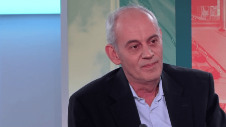 Remaniement : "La nomination interviendra dans les 24 heures qui viennent", prévoit Arnaud Benedetti, rédacteur en chef de la Revue politique et parlementaire
          Arnaud Benedetti, rédacteur en chef de la Revue politique et parlementaire et professeur associé à l’université Paris Sorbonne, était l’invité du 19/20 info, lundi 8 janvier 2024. Il est revenu sur le remaniement et la démission de la Première ministre, Elisabeth Borne.