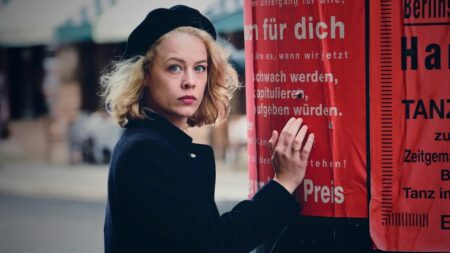 "Stella, une vie allemande" : l’histoire tragique d’une délatrice juive à Berlin durant la guerre
          Dans la lignée du "Tambour" ou du "Mariage de Maria Braun", "Stella, une vie allemande" revisite Berlin durant la Seconde Guerre mondiale.