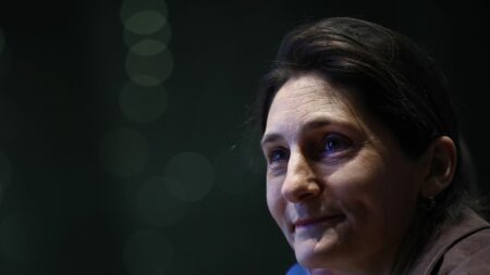 Amélie Oudéa-Castéra, ministre des Sports et de l'Éducation : "Une belle association", selon le directeur technique national de la Fédération française d'escrime
          Jean-Yves Robin voit dans cette nomination "une autre dimension" enfin offerte au sport en France.