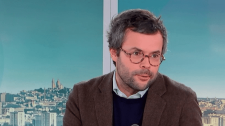 Remaniement : pour le directeur des études à Verian, "le premier objectif, c'était d'arriver à tourner la page d'Élisabeth Borne"
          Invité du 12/13 info, vendredi 12 janvier, Eddy Vautrin-Dumaine, directeur des études à Verian, revient sur la nouvelle composition du gouvernement annoncée en partie la veille.
