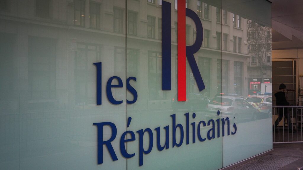 Bâtiment cinq fois plus petit, loyer deux fois moins cher... A Paris, Les Républicains sont en plein déménagement
          Le parti mené par Eric Ciotti a vu ses finances s'effondrer ces dernières années. D'où la nécessité de déménager des locaux investis en 2011, du temps de l'UMP.