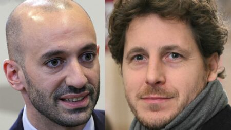 Guerre en Ukraine : les députés Julien Bayou et Benjamin Haddad proposent la mobilisation des avoirs russes gelés pour la reconstruction de l'Ukraine
          "Soutenir l'Ukraine avec l'argent du dictateur russe, faisons comme ça plutôt que de faire payer le seul contribuable européen", enjoint l'élu écologiste.