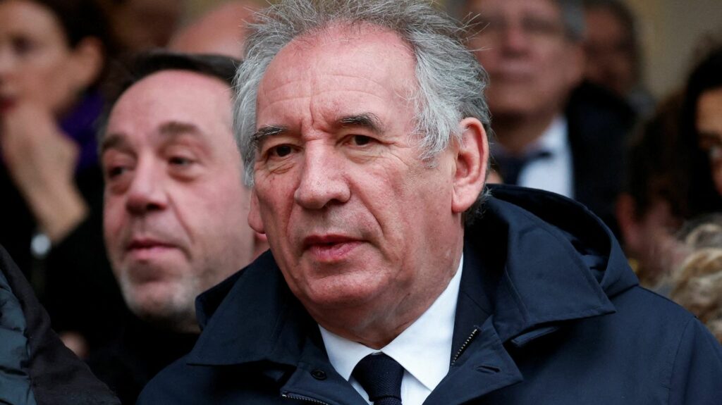 François Bayrou absent du gouvernement Attal : "Il n’y a aucune raison d’avoir de la rancune", assure le président du MoDem
          Pour le président du MoDem, "une différence d'approche" avec Gabriel Attal l'a empêché d'être nommé au ministère de l'Éducation nationale.